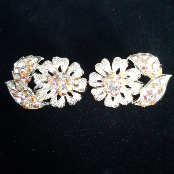 Vintage Mid Century AB Crystal Rhinestone Clip Earrings - Picture 10 of 11